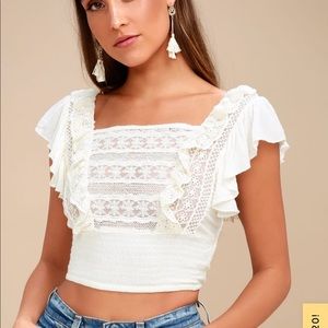 Ivory lace off-white crop-top.